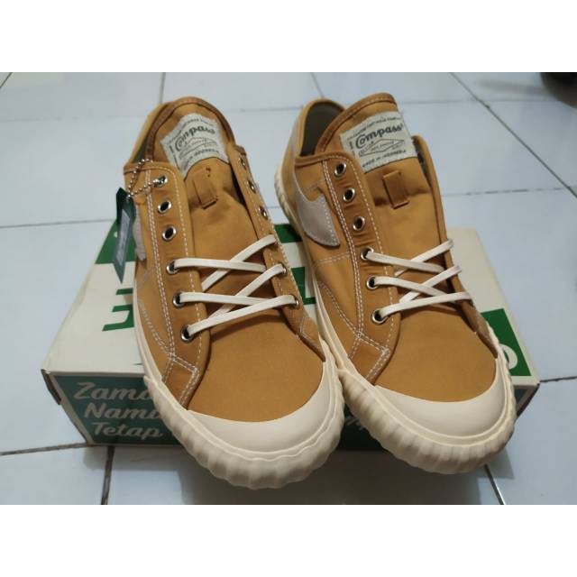 SEPATU COMPASS VINTAGE 98