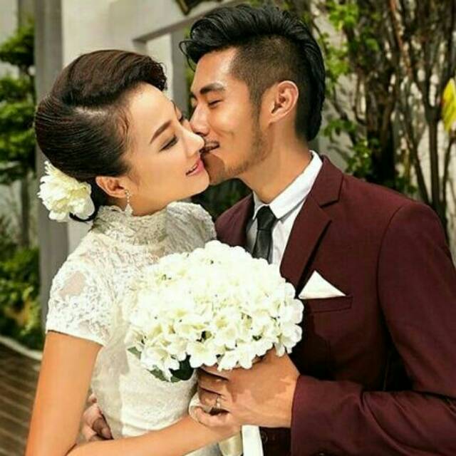 Hand Bouquet Articial Bunga Pengantin (Bunga064)