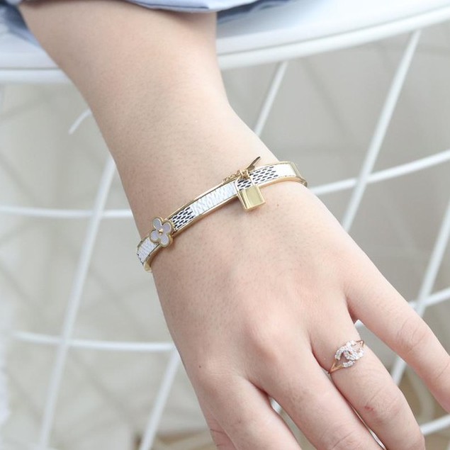 Perhiasan Gelang Fashion Wanita Korean LV Gembok