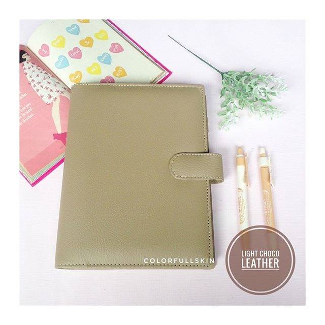

Light choco leather binder