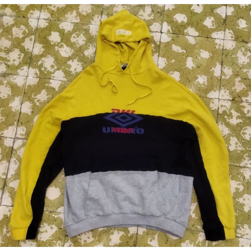 VETEMENTS x UMBRO x DHL