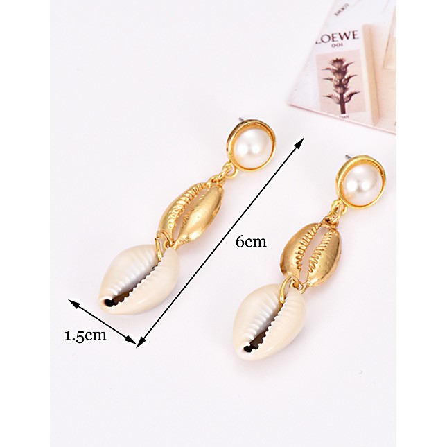 LRC Anting Tusuk Fashion Gold Alloy Resin Pearl Shell Earrings F50033