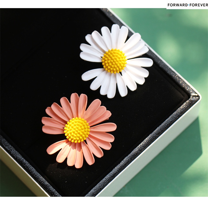 Bros Pin Bentuk Bunga Daisy Bahan Plastik Untuk Wanita M70071