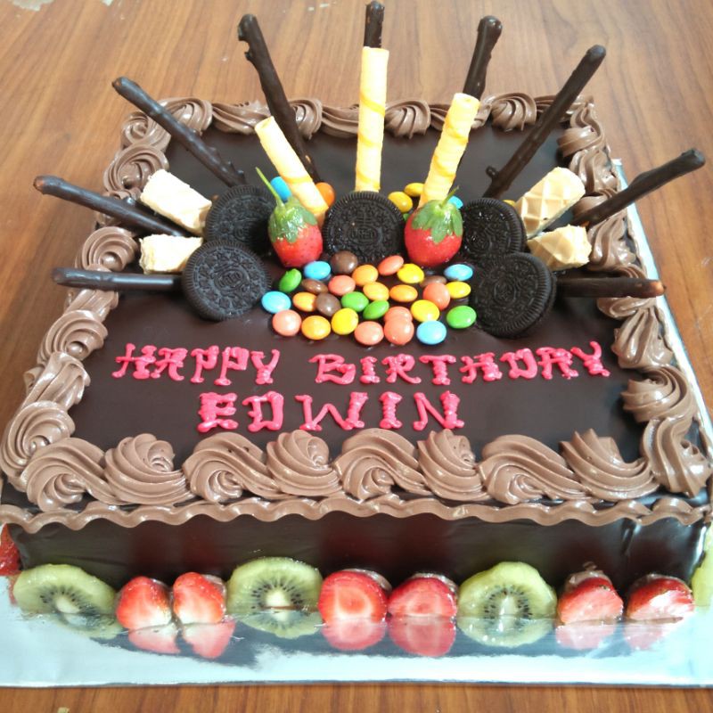 Kue ulang tahun dewasa unik