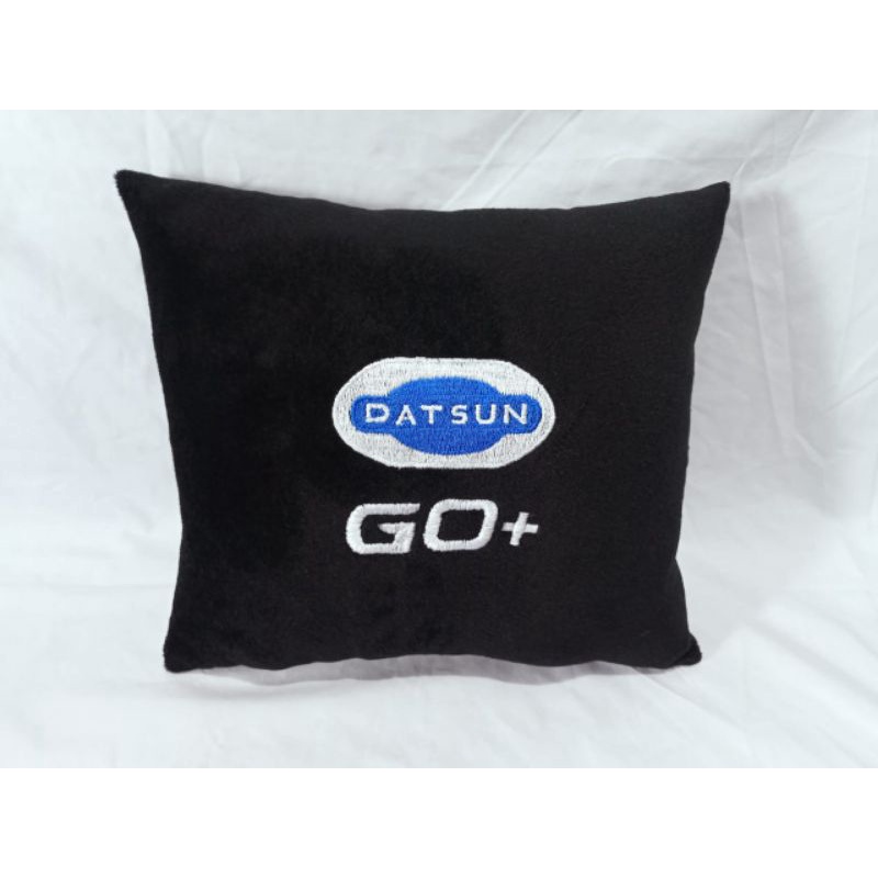 bantal kotak datsun go+ aksesoris interior mobil 02