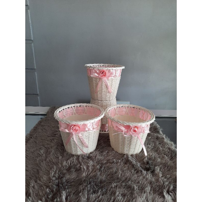 Vas Bunga Rotan Besar