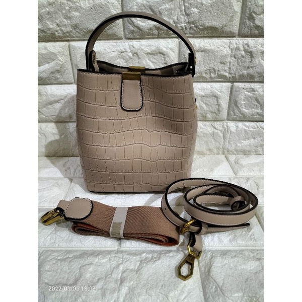 

Tas SNY the label