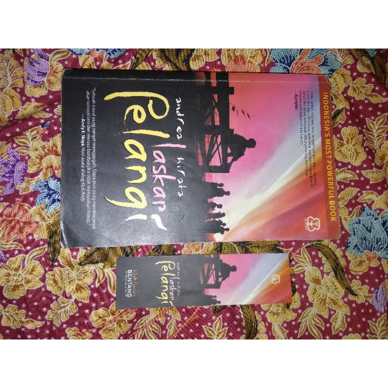 Tetralogi laskar pelangi