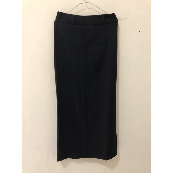 PRELOVED - ROK SPAN PANJANG HITAM