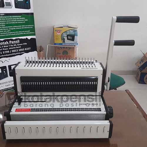 

Mesin Jilid / Binding Spiral Kawat Dan Plastik GEMET D 2050 - Murah
