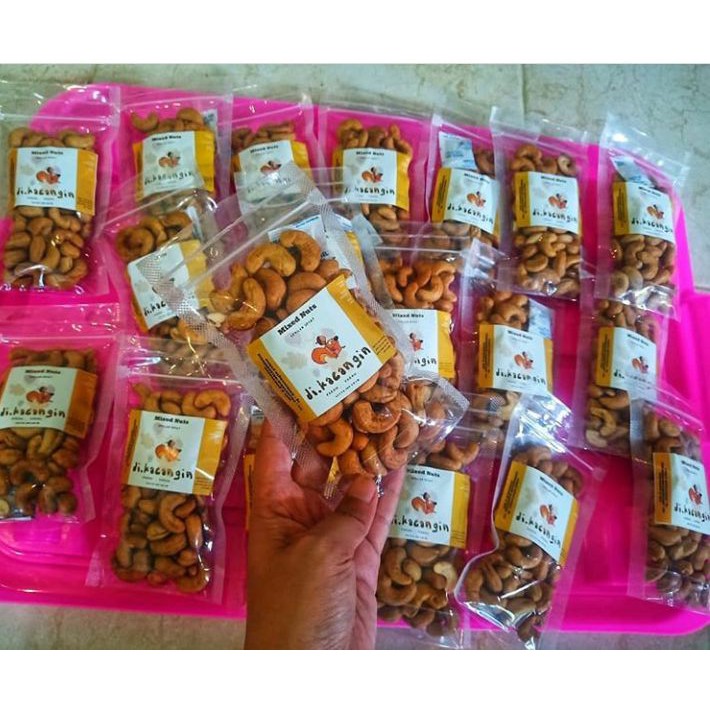 

Kacang mete mede matang mateng 100 gr by Dikacangin.yakan