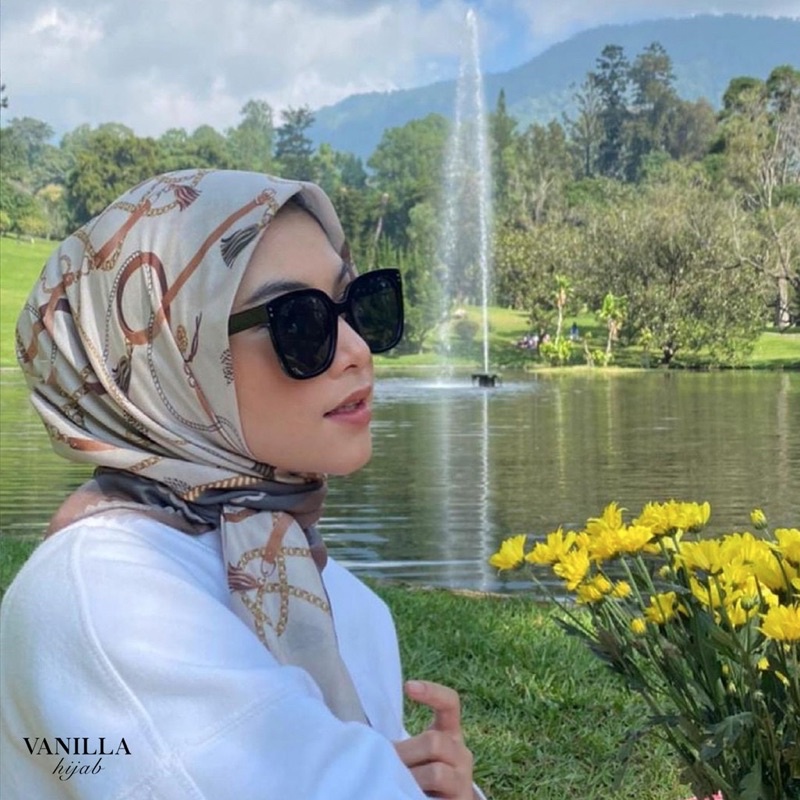 READY everyday scarf vanilla hijab - chain nude