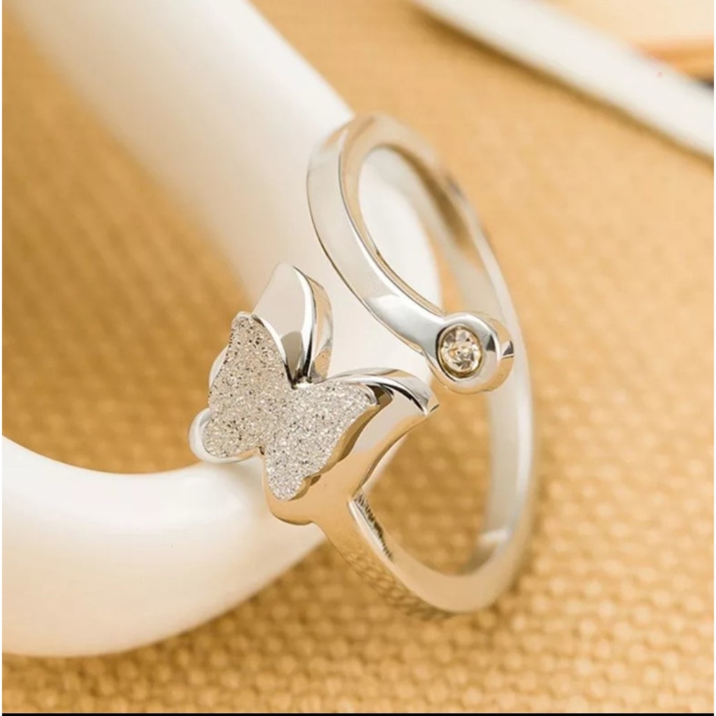 Cincin Titanium Model Kupu - Kupu Dengan Diamond Artifisial Tersedia Warna RoseGold, Gold dan Silver