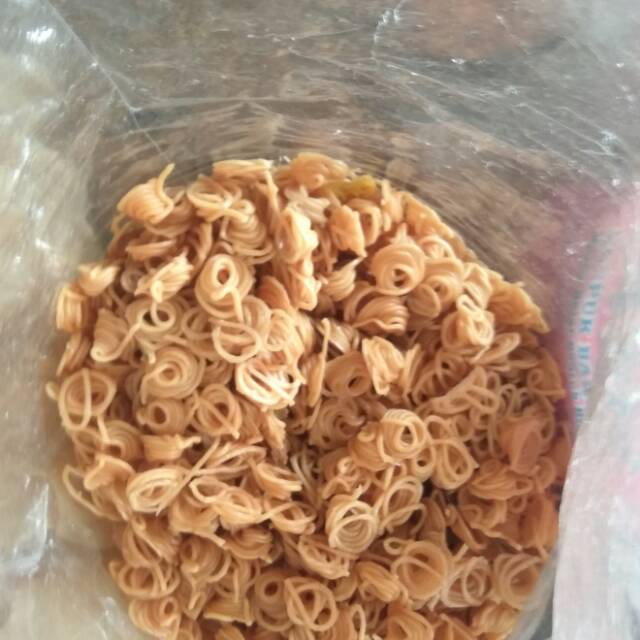 

Krupuk gulung mentah