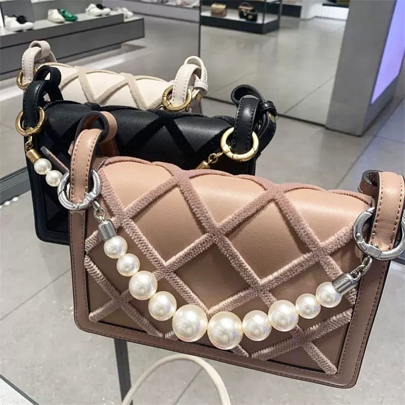 New Pearl Handle Shoulder Bag