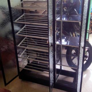  Rak  Sepatu  Aluminium  3 Pintu Frame Coklat Kaca  Es 7 Susun 