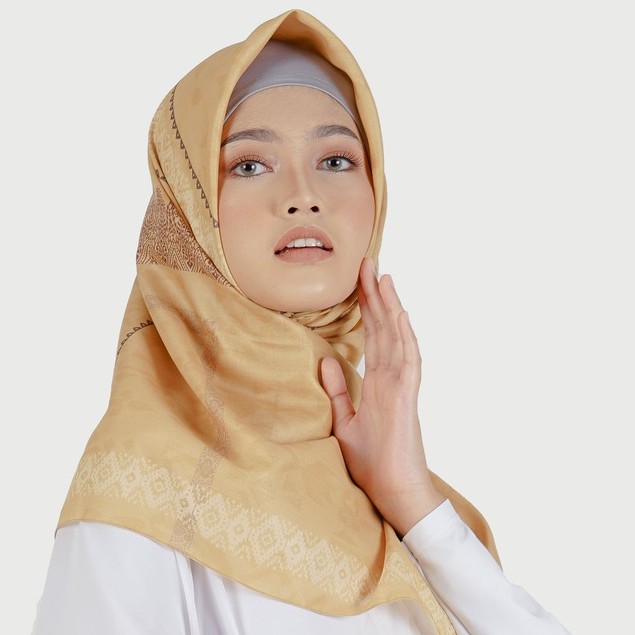 Jilbab Segiempat Elzatta Kaila Voal Premium Series-Aretha - Kuning