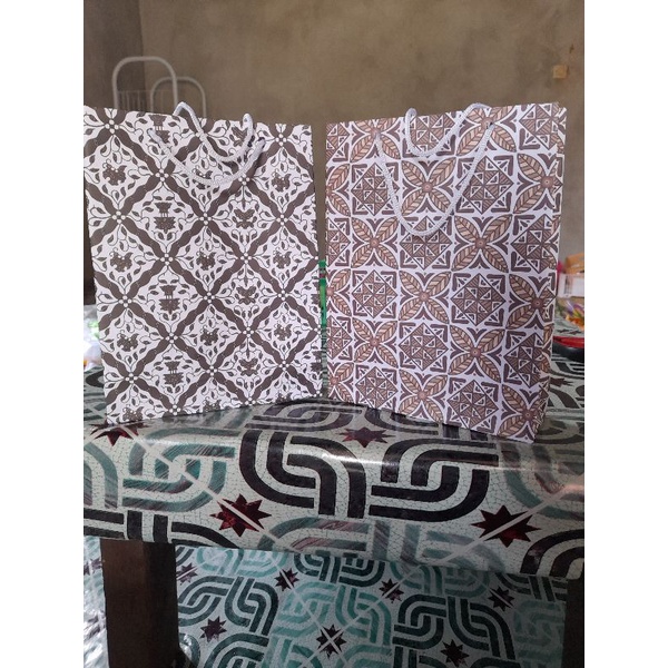 

paperbag kertas kado motif batik