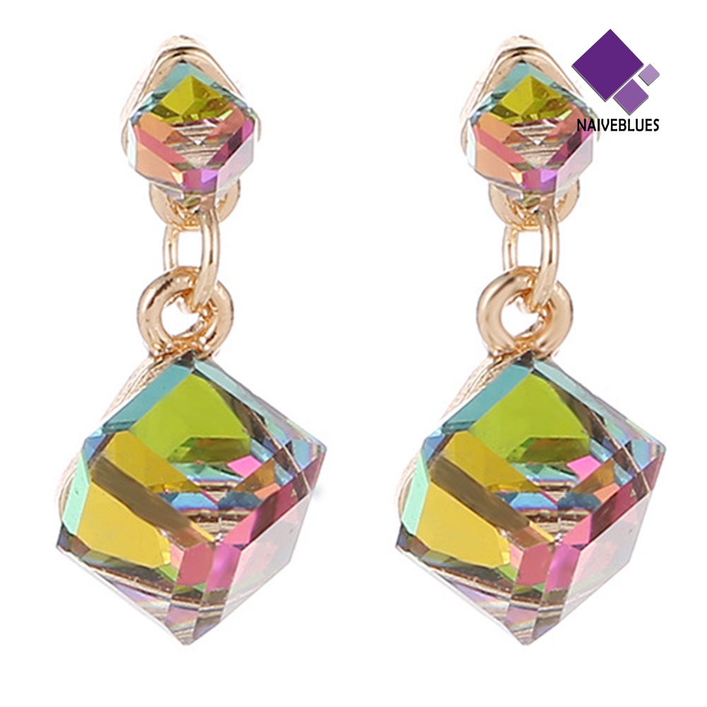 Anting Stud Bentuk Kubus Geometris Aksen Berlian Imitasi Untuk Wanita