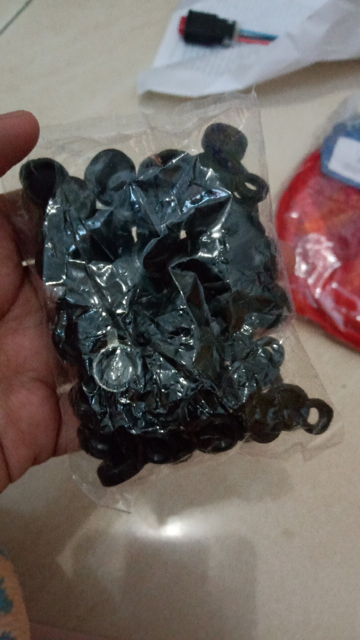 Tutup Sekrup Universal
