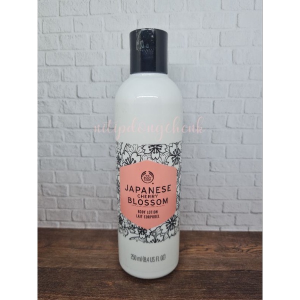 Jual JAPANESE CHERRY BLOSSOM LOTION THE BODY SHOP 250 ML Shopee Indonesia