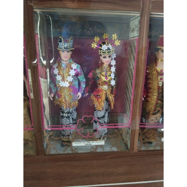 Boneka Barbie baju adat Banten