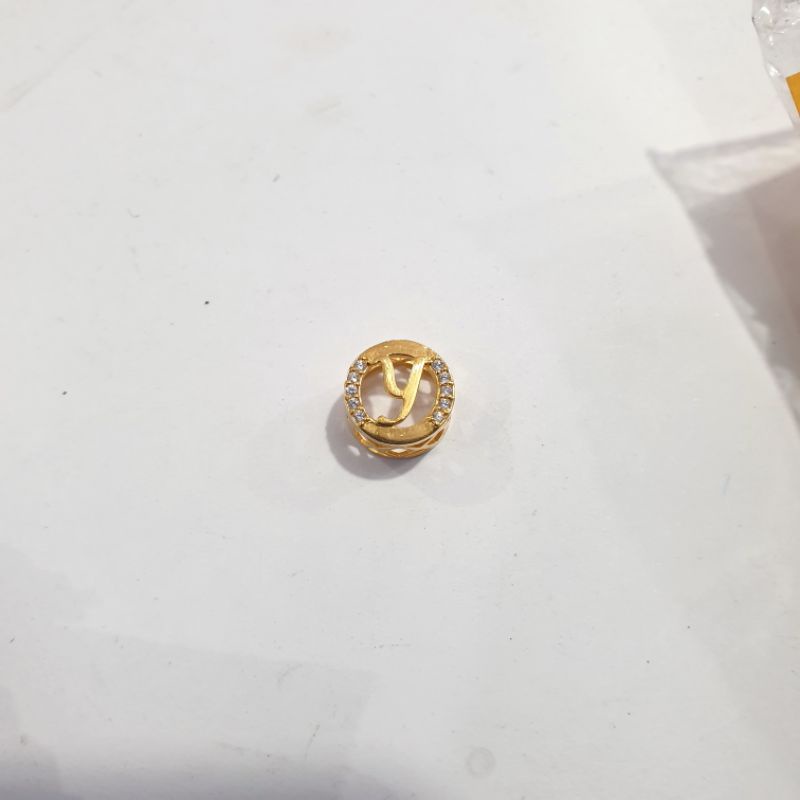 liontin huruf Y kadar emas 875 berat 1.67gr