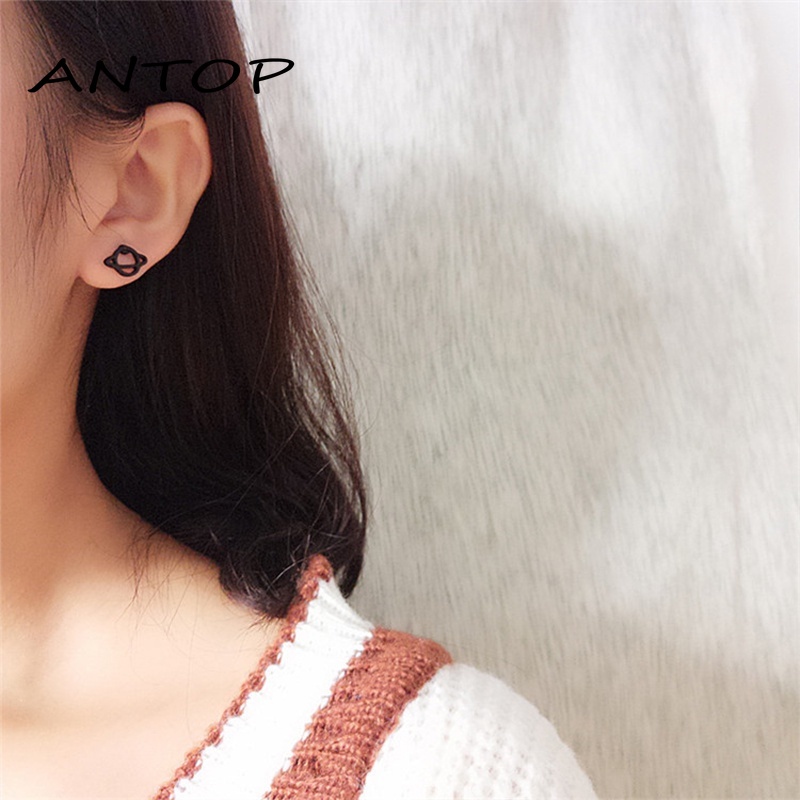 Temperamen Korea Retro Gelap Bintang Berongga Anting Aksesoris Fashion Wanita ANTOP