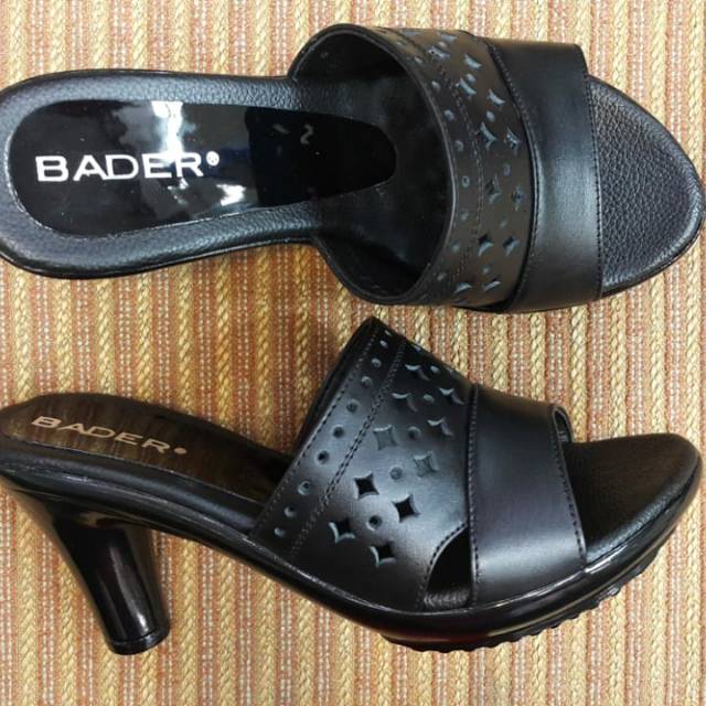 Sepatu bader