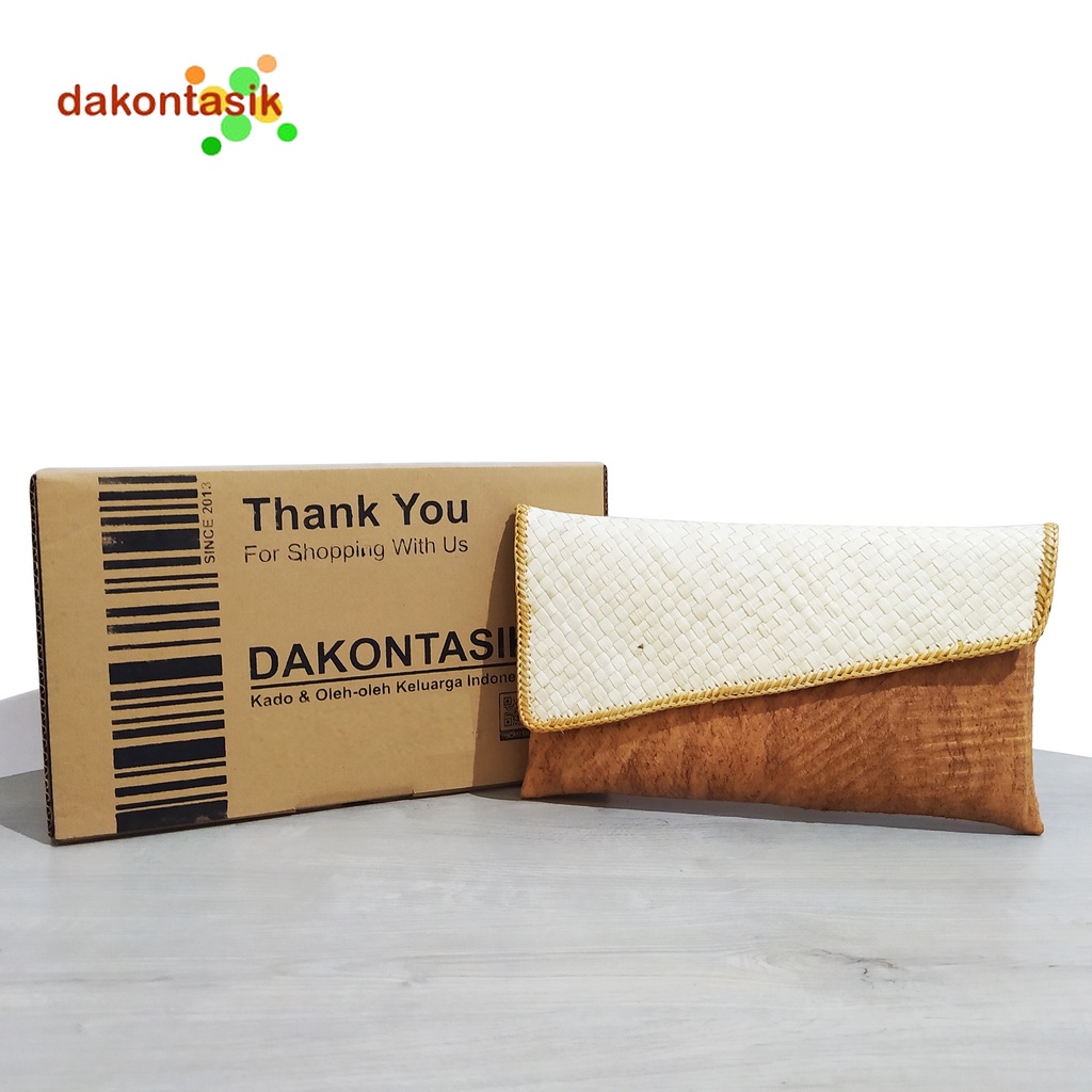 DAKONTASIK - Clutch Serat kayu anyaman pandan