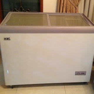  FREEZER  BOX GEA 256 LITER PINTU  KACA GESER  LOW WATT BISNIS 