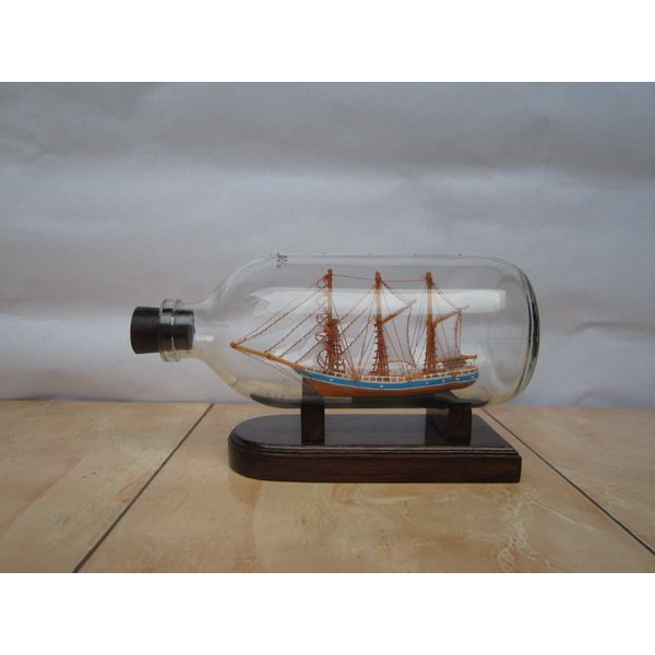 Jual Miniatur Kapal KRI Dewaruci dalam Botol 500 ml | Souvenir Hadiah