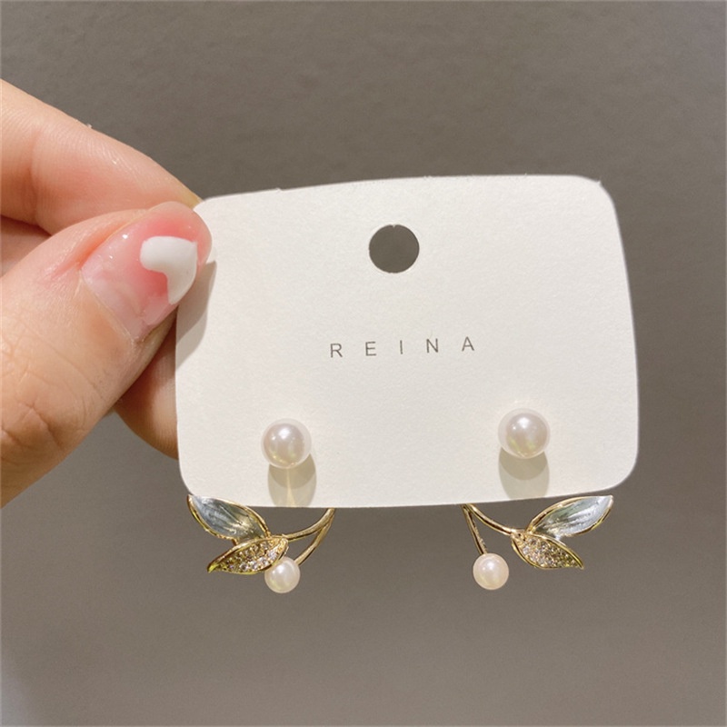 Anting Bentuk Daun Kecil Aksen Mutiara Gaya Korea