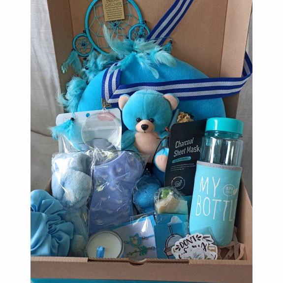 

HAMPERS KADO GIFT BOX WISUDA / ULANG TAHUN CEWEK PACAR / SAHABAT LENGK SCS543D3