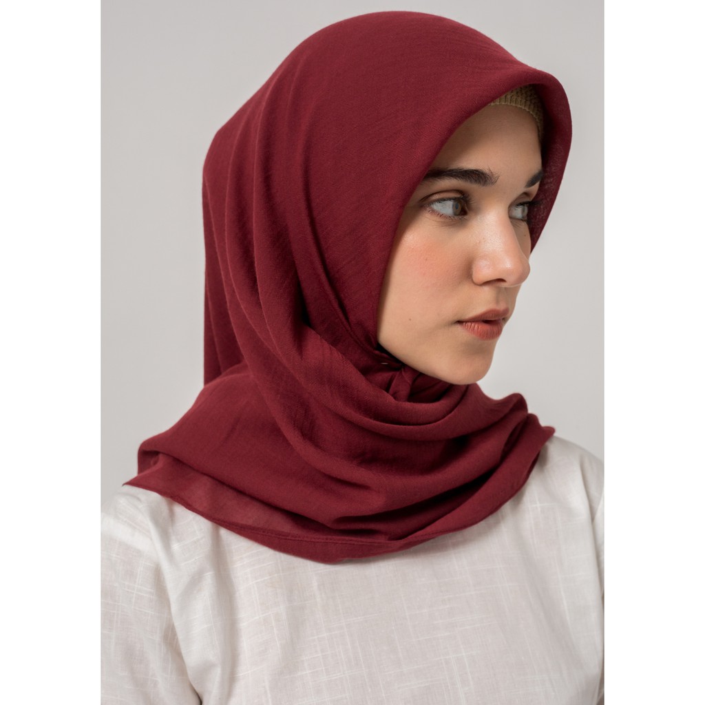 

Caila Square Maroon