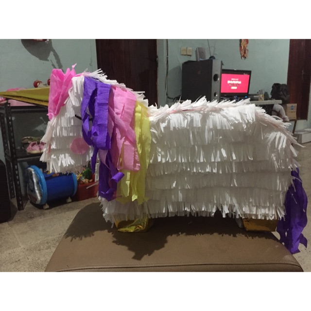 

Pinata unicorn