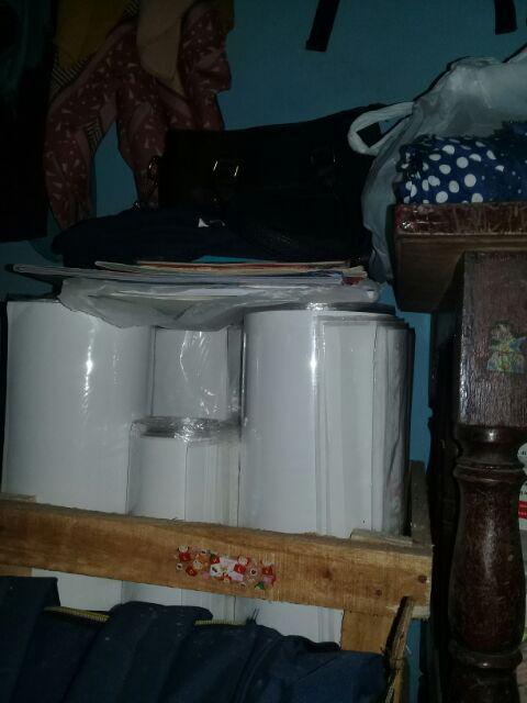 Sk9088 Much Hanging Cages Wallsticker Wall Sticker 60x90