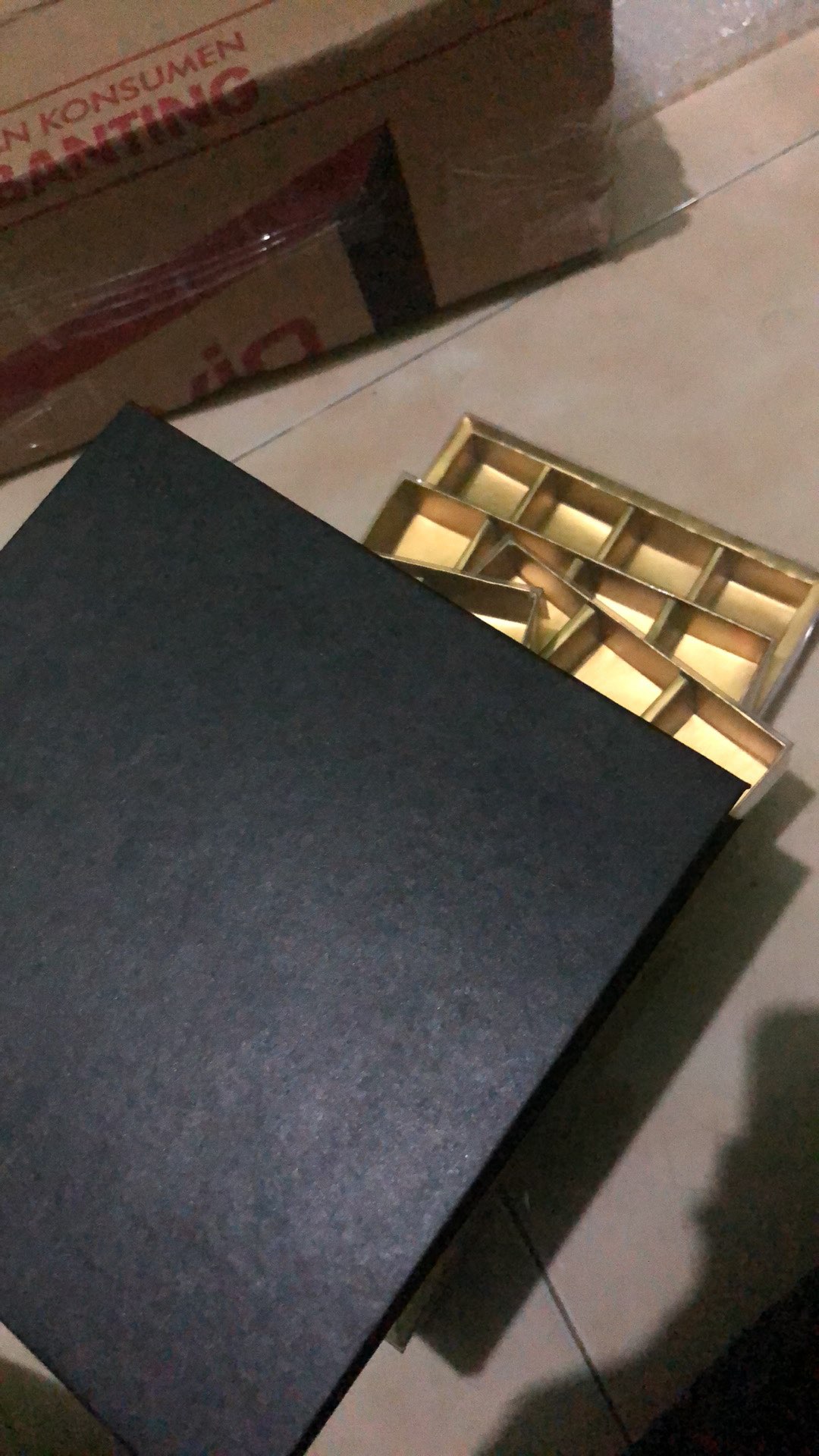 Box Coklat - Sekat 18 - Bisa Grosiran Atau Eceran