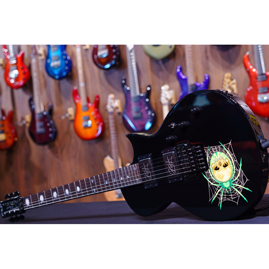 ESP KH-3 SPIDER E1521202 Kirk Hammett signature
