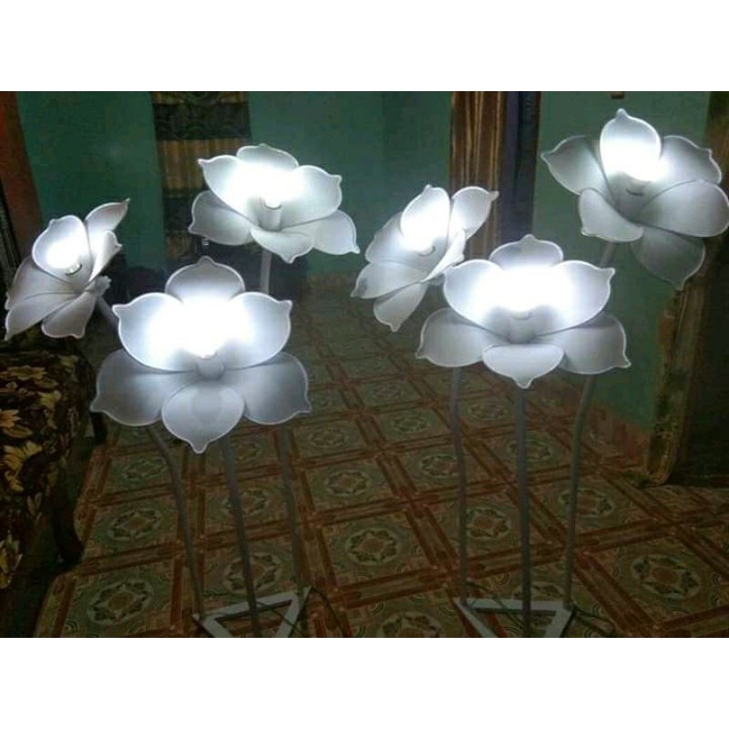 STANDING KELOPAK BUNGA SAKURA