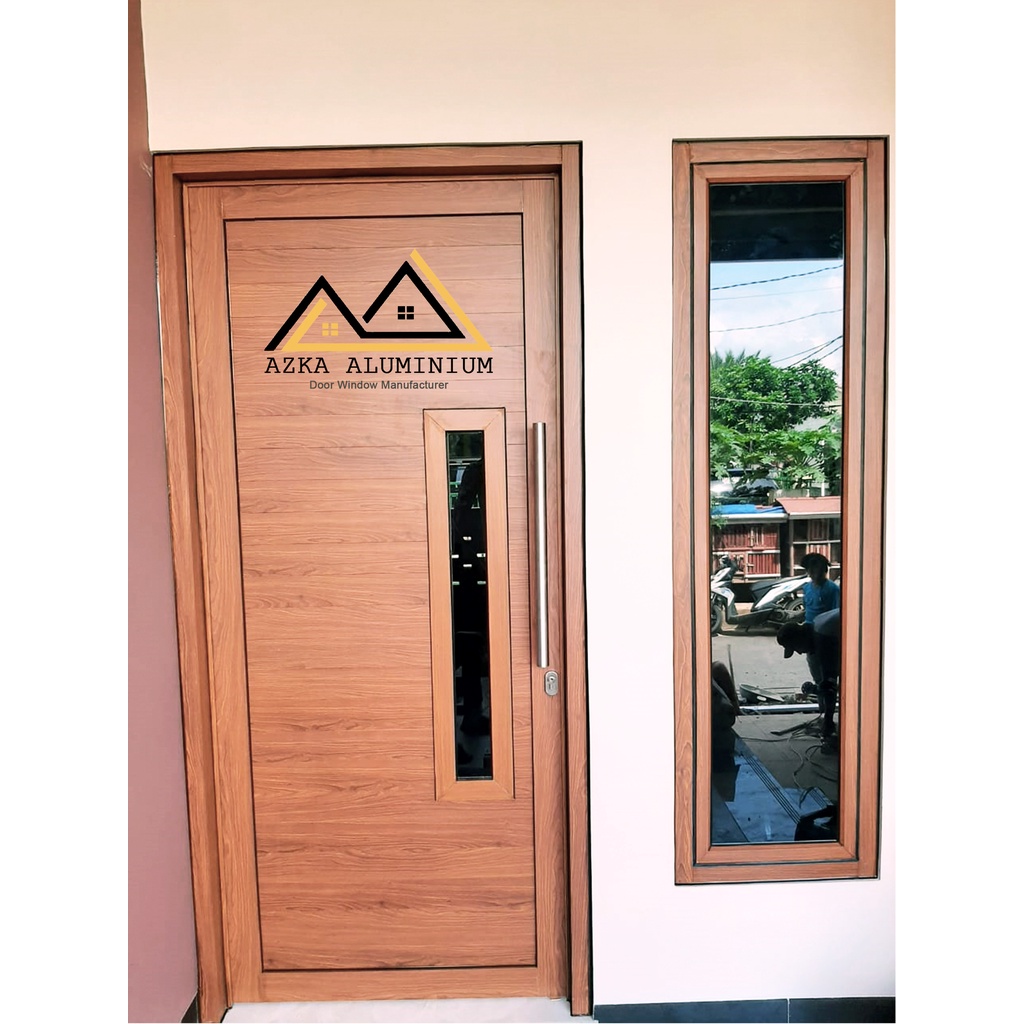 Pintu Swing Aluminium Motif Serat Kayu Variasi Kaca