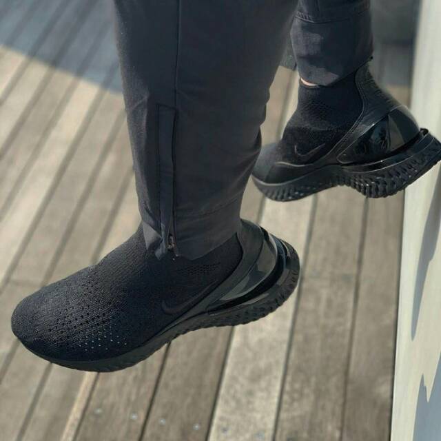 rise react triple black
