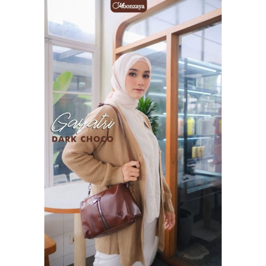 Sling bag Gayatri by moonzaya