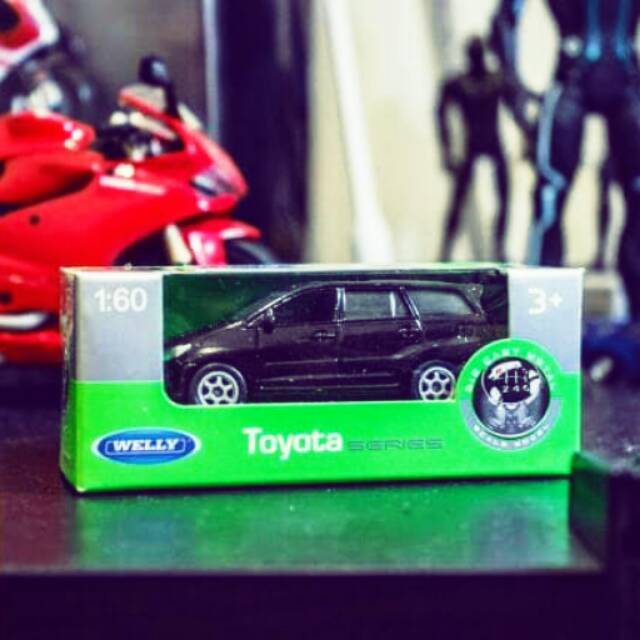 Diecast Welly Toyota Kijang Innova Black 1:60