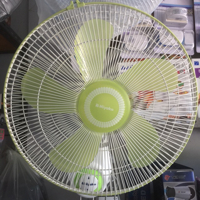 Kipas dinding miyako 16 inci