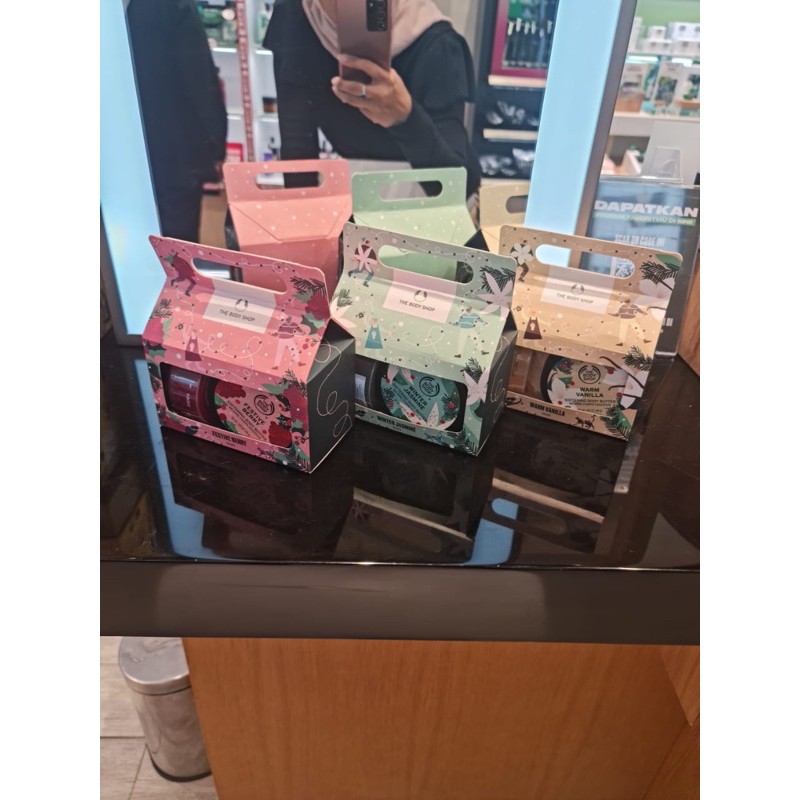 Gift/Hampers  The Body Shop  Festive Berry/ Warm Vanilla/ Winter jasmine