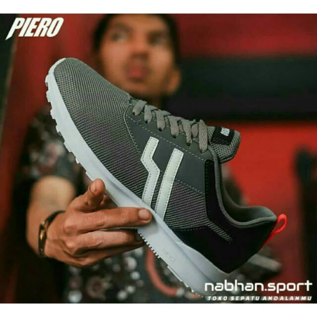 Sepatu piero city cross tornado grey