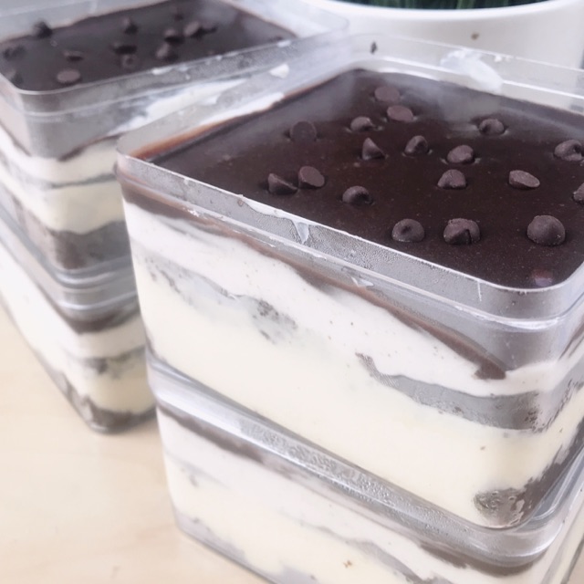 

Tiramisu brownie dessert Box