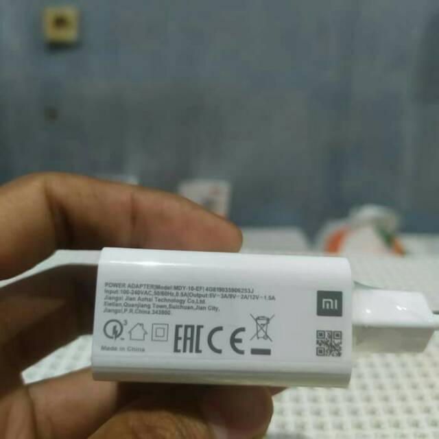BATOK ADAPTER / KEPALA CHARGER XIAOMI MI 9 MI 9T MI 8 FAST CHARGING
ORIGINAL 100% 9V/3A