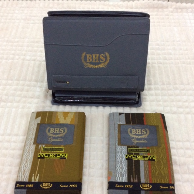 Sarung BHS Signature SGC